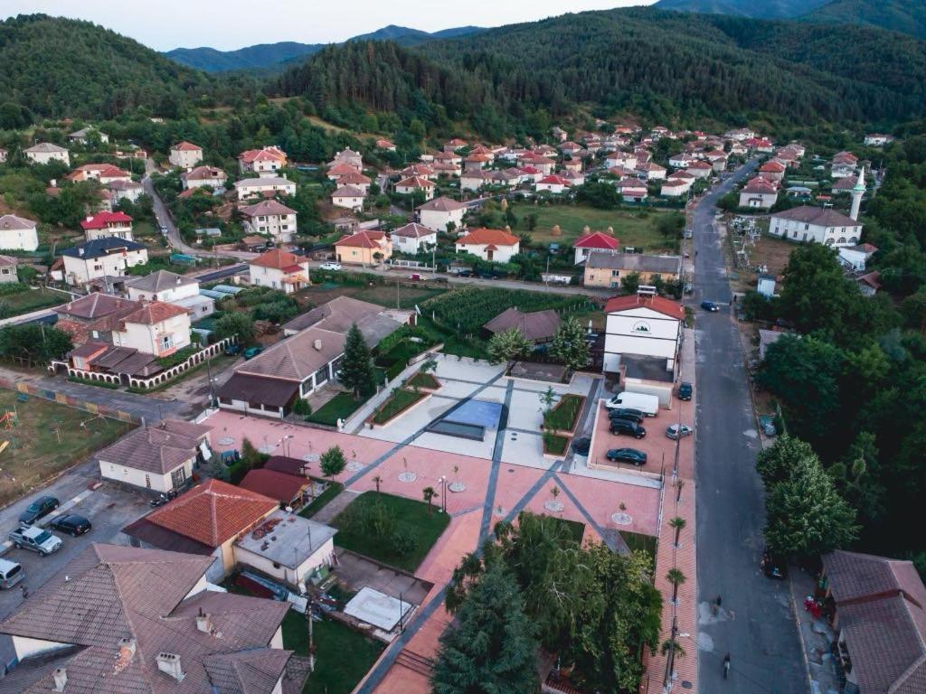 Бялата Къща Hotel Kirkovo  Kültér fotó
