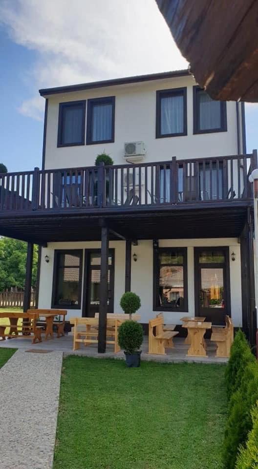 Бялата Къща Hotel Kirkovo  Kültér fotó